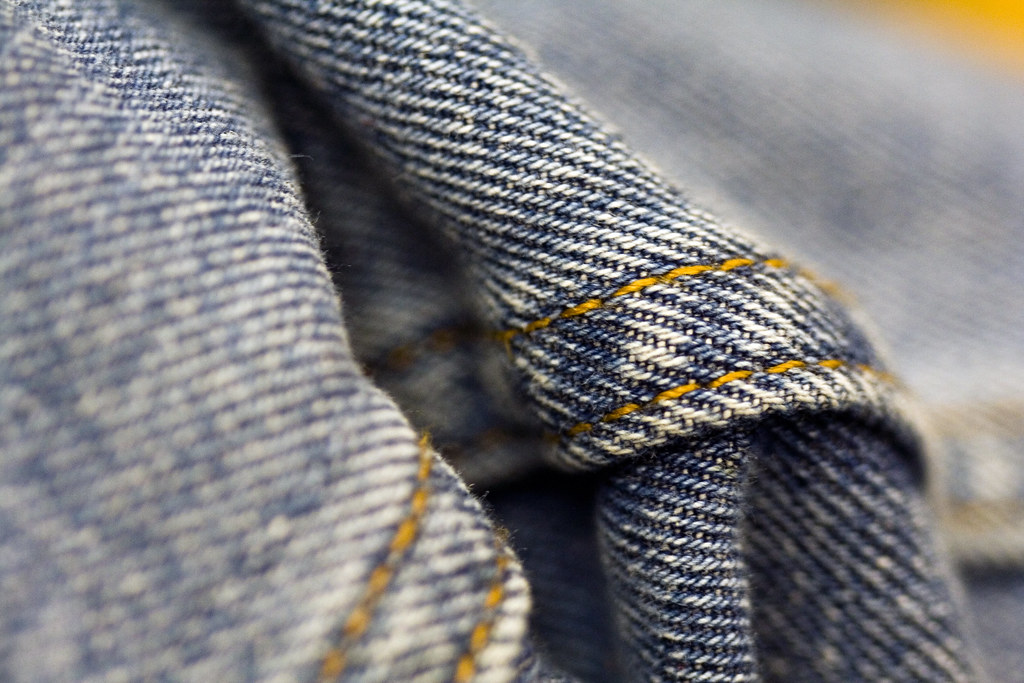 Foto demonstrativa de Calça Jeans Slim Confort